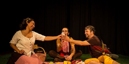 No próximo sábado, Dia do Pai, o Teatro Experimental de Lagos apresenta "Lobo Vermelho"