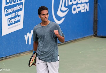 Pedro Araújo salva quatro match points e avança no regresso ao Loulé Open