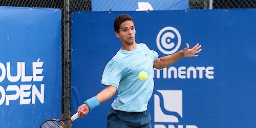 Pedro Araújo ultrapassa jornada tripla no Loulé Open