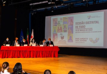 A Direcção Regional do Algarve do IPDJ apresenta as Escolas Vencedoras no seguimento do Programa “Parlamento dos Jovens – Secundário – 2021/2022