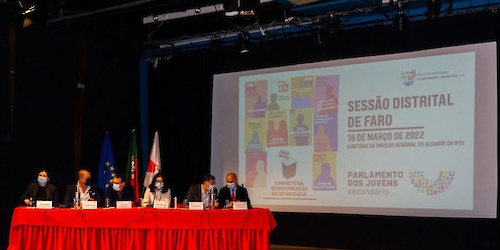 A Direcção Regional do Algarve do IPDJ apresenta as Escolas Vencedoras no seguimento do Programa “Parlamento dos Jovens – Secundário – 2021/2022