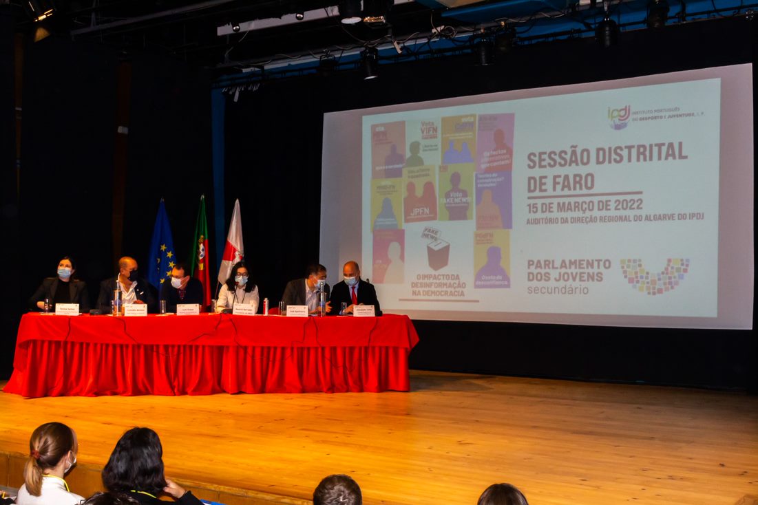 A Direcção Regional do Algarve do IPDJ apresenta as Escolas Vencedoras no seguimento do Programa “Parlamento dos Jovens – Secundário – 2021/2022