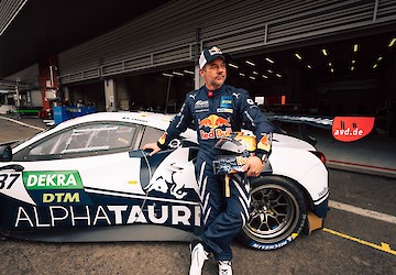 Sébastien Loeb, o nove vezes Campeão do Mundo de Rally estreia-se em Portimão, no DTM