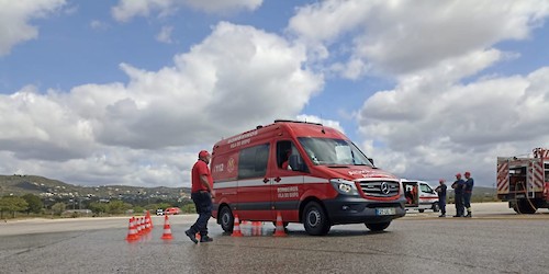 Operacionais de Aljezur e Vila do Bispo participaram no “Curso de Condução Defensiva na Actividade de Bombeiro”