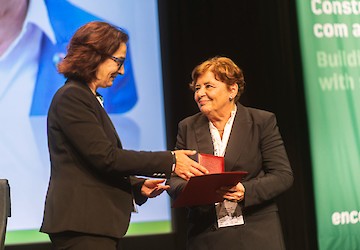 CCDR Algarve saúda professora Maria João Bebianno pela distinção com medalha de mérito científico