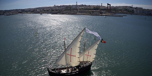 Caminho Marítimo de Santiago: Redescobrir a história e a paisagem costeira a bordo de um barco à vela