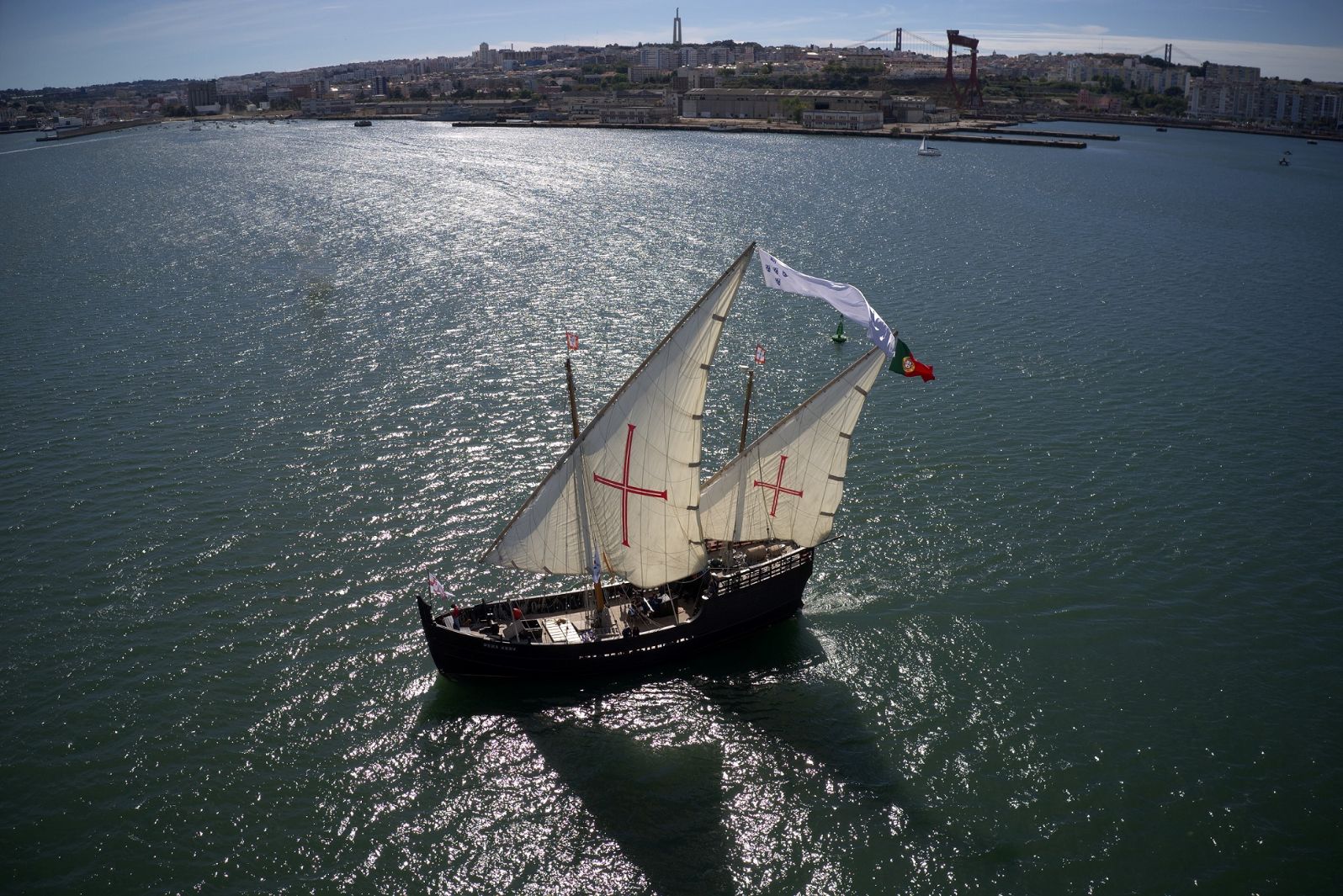 Caminho Marítimo de Santiago: Redescobrir a história e a paisagem costeira a bordo de um barco à vela