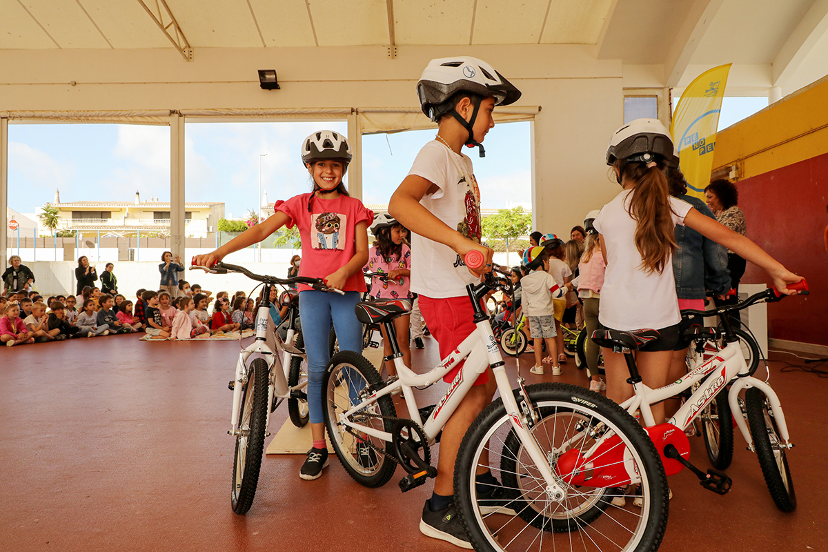 Lagos assinala Dia Mundial da Bicicleta com entrega de bicicletas às escolas do ensino básico