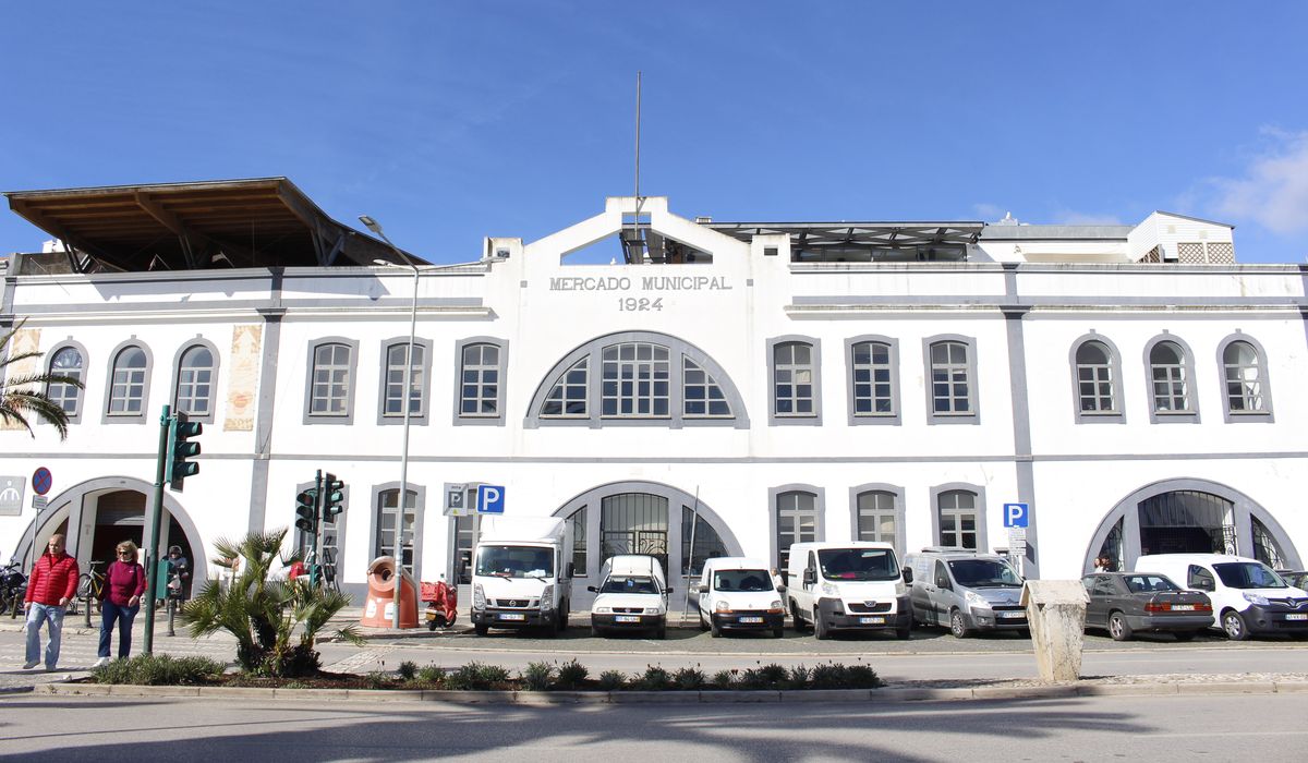 Mercados Municipais de Lagos a funcionar nos dias 10 e 16 de Junho