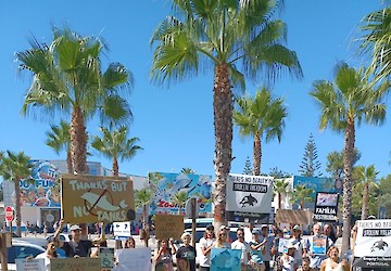 PAN Algarve marcou presença na manifestação organizada pela Empty the Tanks Portugal no Zoomarine
