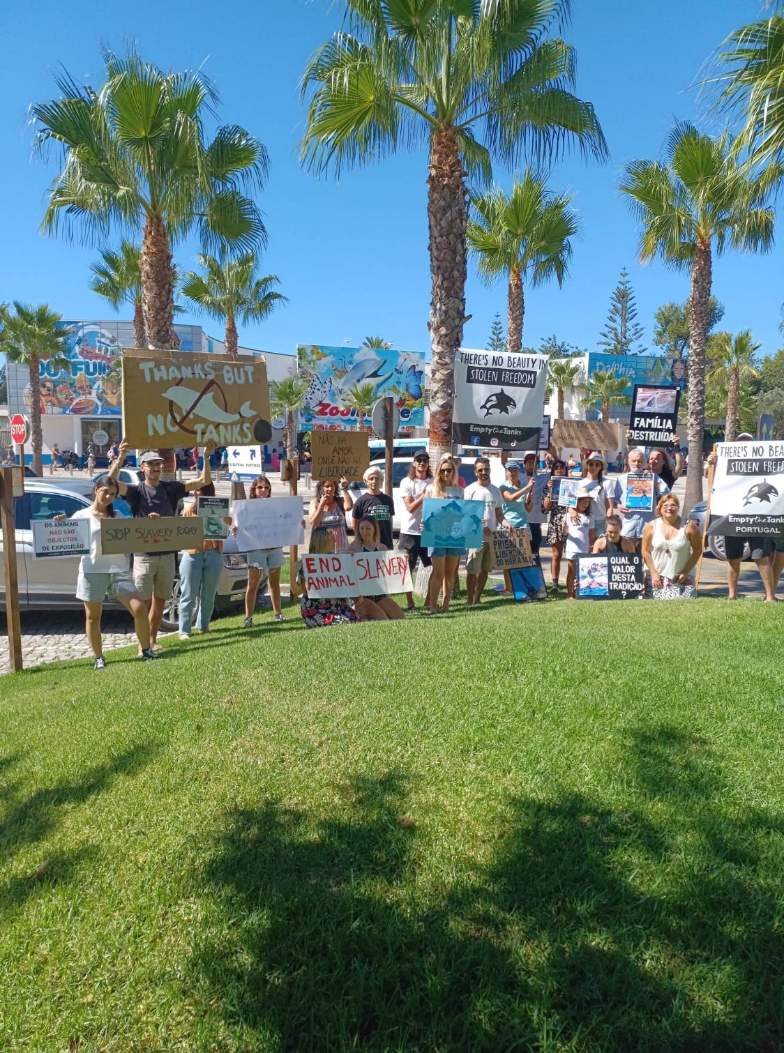 PAN Algarve marcou presença na manifestação organizada pela Empty the Tanks Portugal no Zoomarine