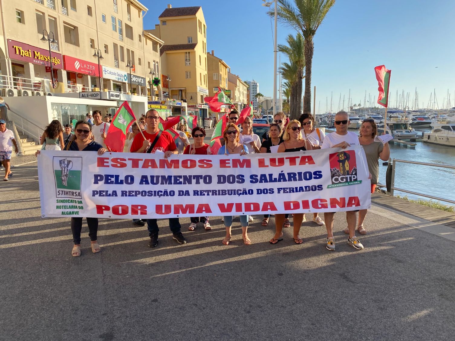 PCP solidário com a luta dos trabalhadores do Turismo por melhores salários e mais direitos