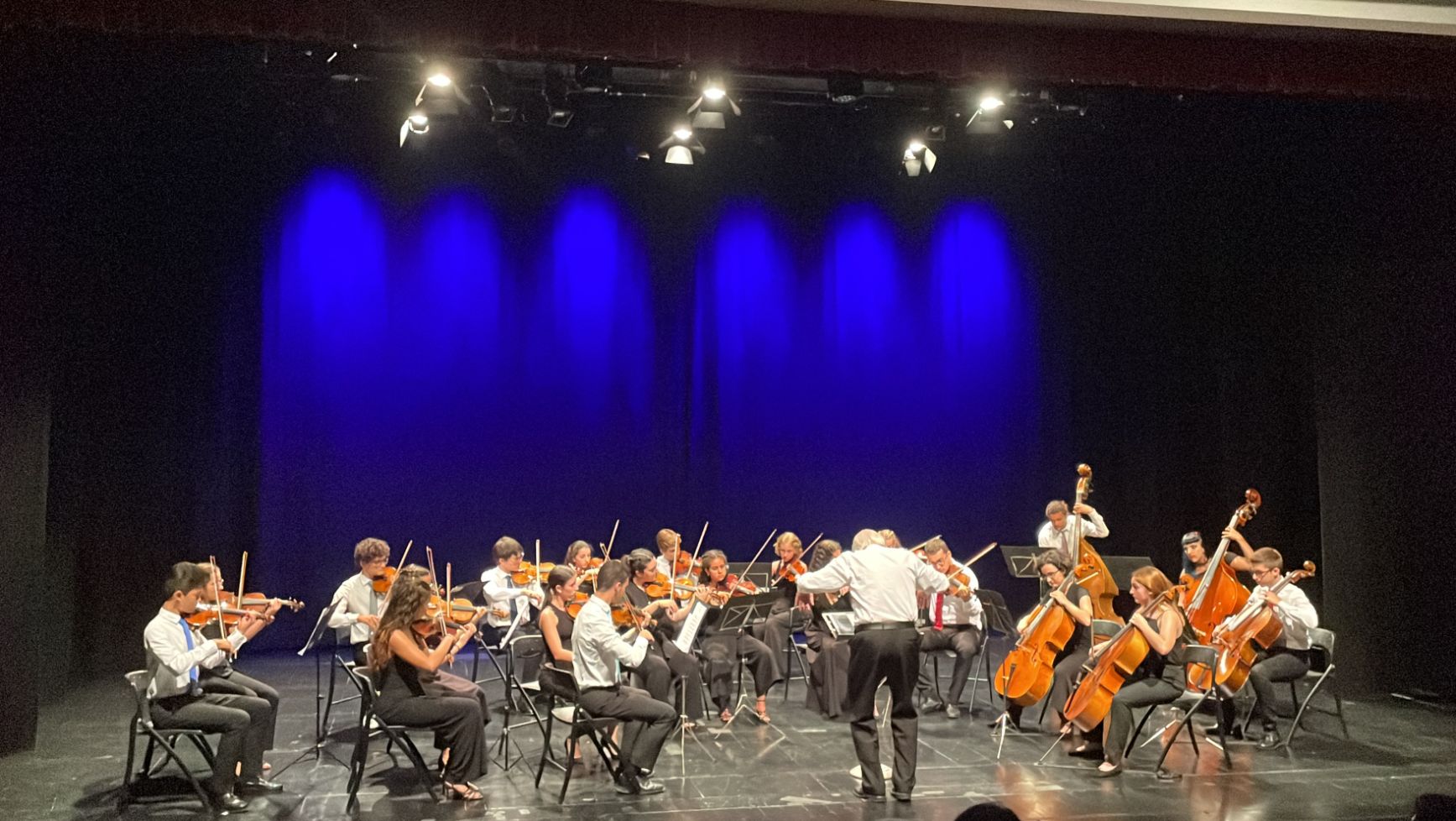 Sons ao Crepúsculo apresentou o 1.º Estágio de orquestra em Lagos, com a Orquestra Sinfónica Juvenil, com direcção de Christopher Bochmann