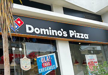 Há uma novidade fresquinha – ou quentinha - para os Algarvios: a segunda loja da Domino’s na região já abriu