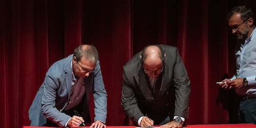 Faro: Presidente da Autarquia assinou auto de consignação da empreitada da nova ponte de acesso à praia de Faro