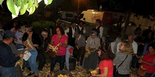 Rancho de Odiáxere promoveu com sucesso a tradicional "Descasca do Milho":  Assembleia-Geral marcada para dia 19 de Outubro, Sábado, pelas 21h00, na sede do R.F.E.O.