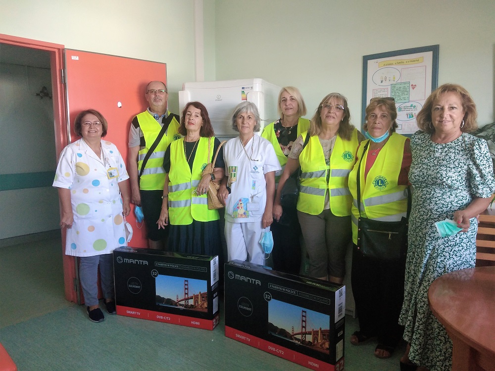Lions Clube de Vilamoura doa equipamentos à Pediatria do CHUA