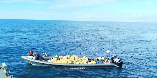 Polícia Marítima apreende embarcação com mais de seis toneladas de estupefacientes em Olhão