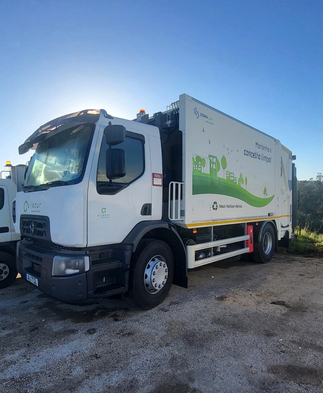 Município de Aljezur reforça serviço de recolha de resíduos urbanos, com novo camião