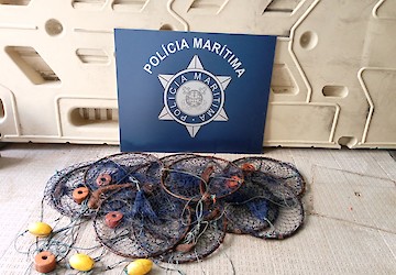 Polícia Marítima apreende 60kg de caranguejo-mouro e 11 artes de pesca em Tavira