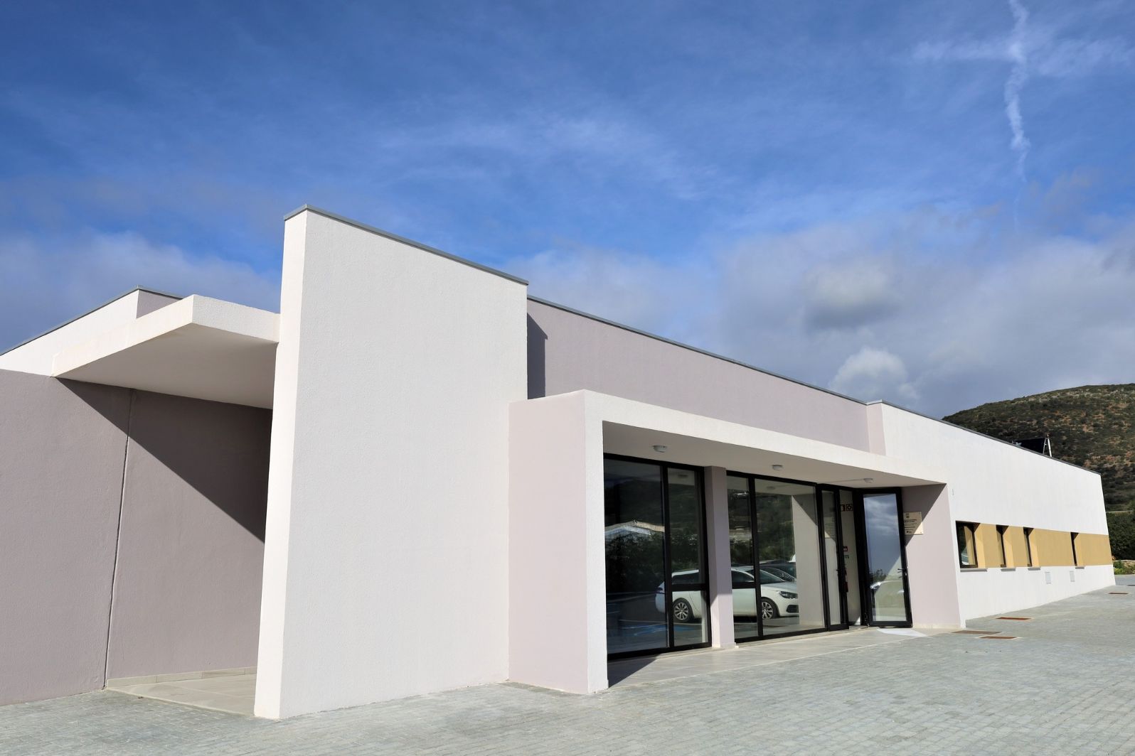 Centro de recolha oficial animal de Faro já foi inaugurado