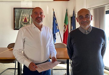 Protocolo assinado entre a Cooperativa Lavrar o Mar e o Município de Aljezur