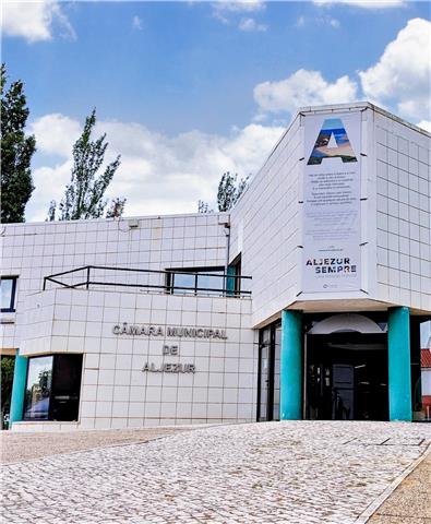 Município de Aljezur reúne com várias entidades locais, para acompanhar situação de migrantes no concelho