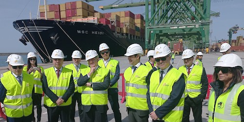 Porto de Sines recebe visita dos Ministros das Infraestruturas e da Economia e do Mar