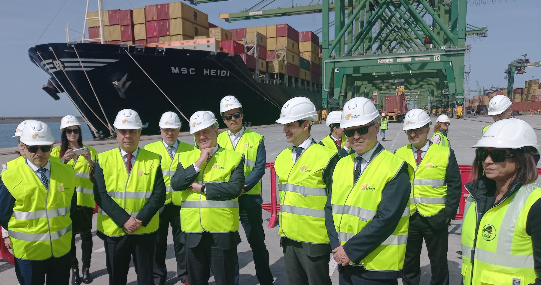 Porto de Sines recebe visita dos Ministros das Infraestruturas e da Economia e do Mar