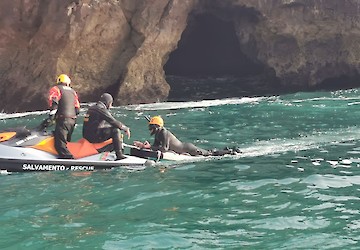 Interrompidas as buscas por homem desaparecido após mergulho de uma arriba em Vila do Bispo