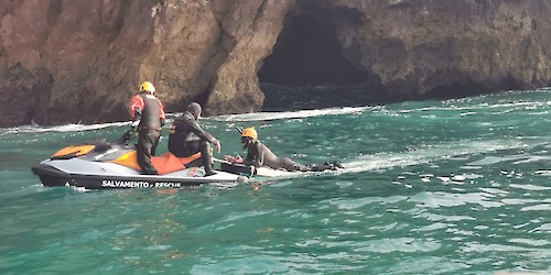 Interrompidas as buscas por homem desaparecido após mergulho de uma arriba em Vila do Bispo