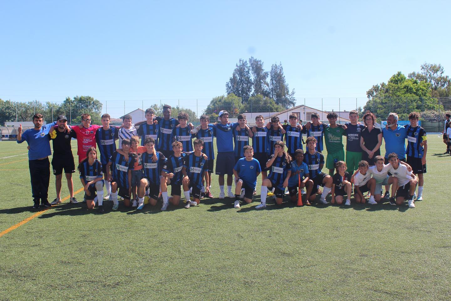 Futebol: Equipa de Iniciados do CD Odiáxere sagou-se Campeã do Algarve e regressa ao Campeonato Nacional