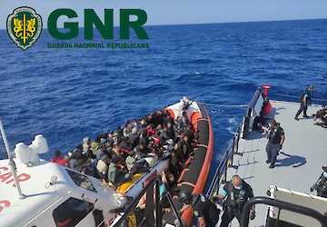 Bojador - 151 migrantes resgatados ao largo de Crotone - Itália