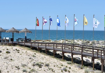 Quinta do Lago como “praia acessível” é a grande novidade no programa bandeira azul 2023 no concelho de Loulé