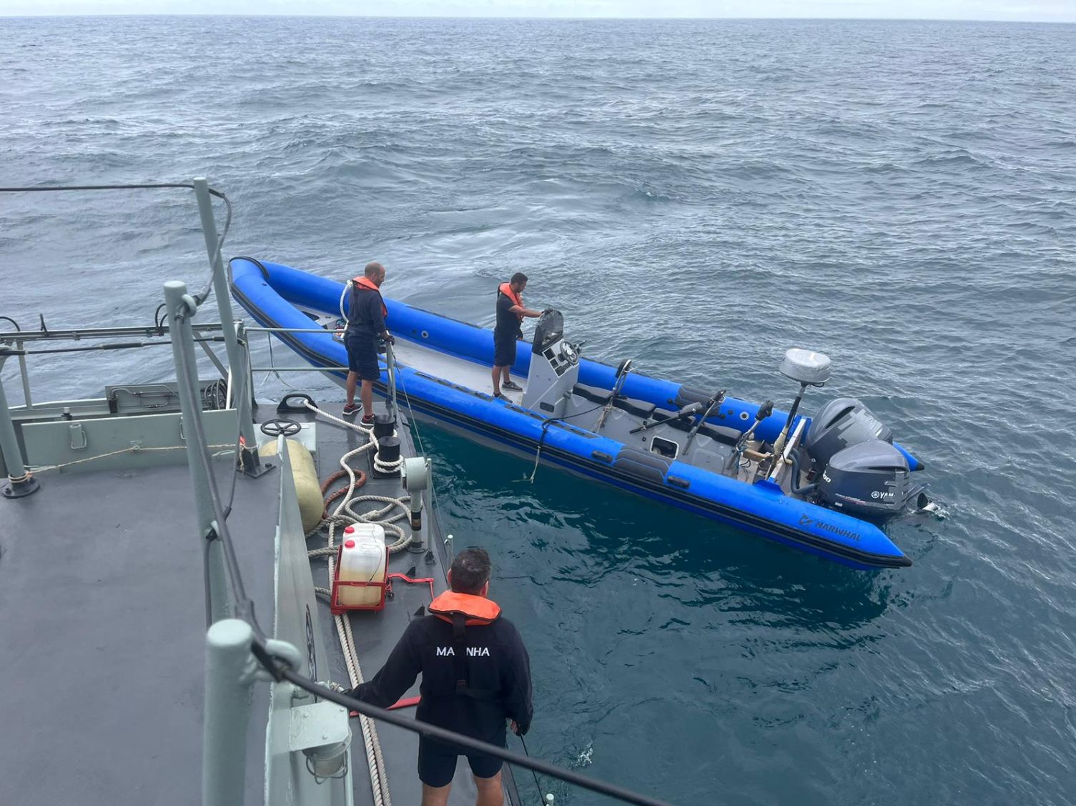 Detectada embarcação de alta velocidade à deriva em Faro