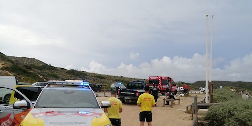 Pescador morre entre a praia da Amoreira e a praia do Monte Clérigo em Aljezur