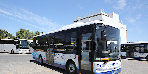 Município reforça transportes urbanos de Lagos