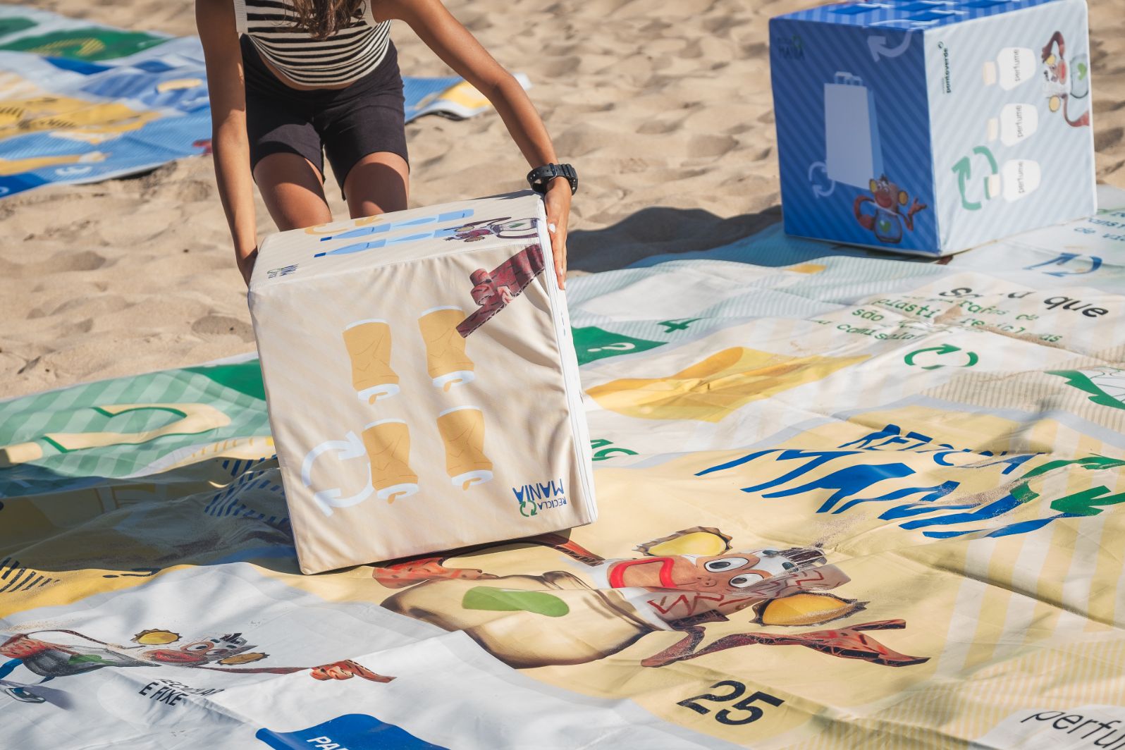 Jogo de tabuleiro gigante nas praias do Algarve ensinam a reciclar