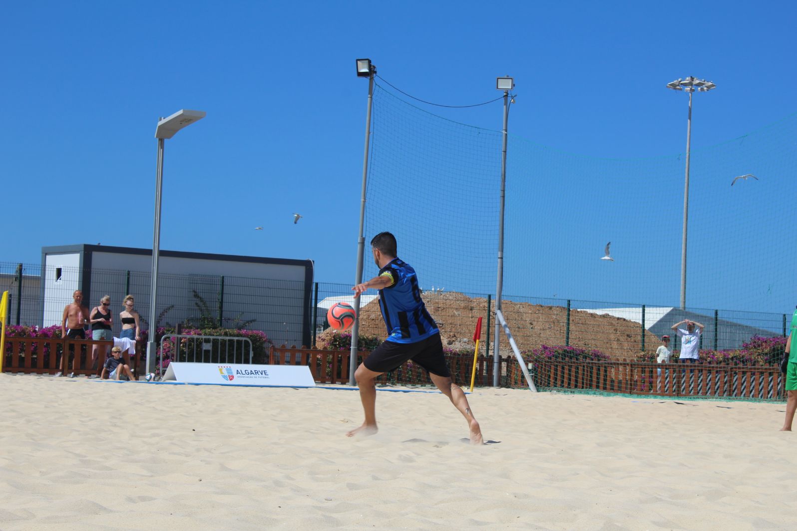 Liga Algarve Futebol de Praia: Quatro finalistas disputam troféu em Lagoa