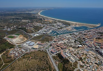 Centro Nacional de Arqueologia Náutica e Subaquática em colaboração com o Município de Lagos realiza campanha de mar na baía de Lagos, Algarve