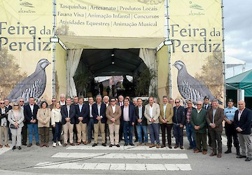 Martinlongo: José Apolinário pede a mobilização da região na execução do plano de eficiência hídrica do Algarve, em torno da viabilidade económica de uma ligação de abastecimento de água entre a barragem do Alqueva e a barragem de Odeleite e da futura bar