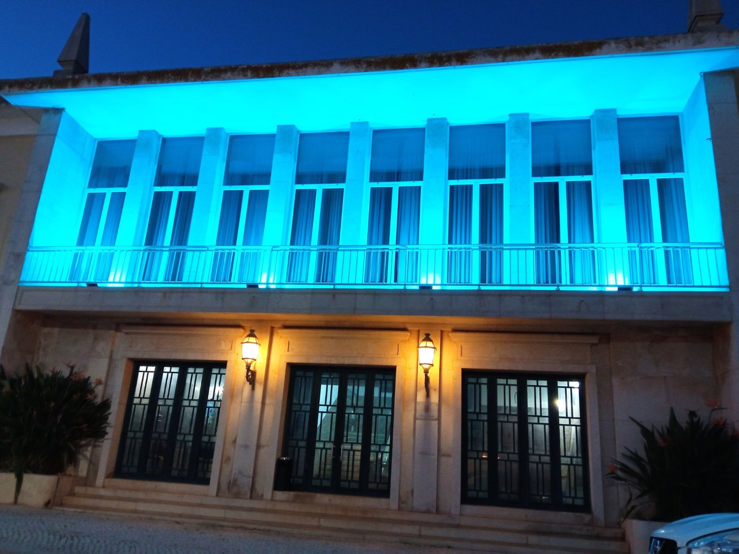 Câmara Municipal de Vila do Bispo iluminada de azul pela Prevenção do Cancro da Próstata