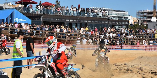 Mais de 20 mil pessoas marcaram presença na estreia da Monte Gordo Sand Experience