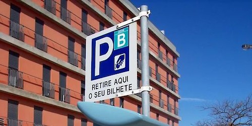 AML: “Estacionamento na Cidade - Redução das áreas tarifadas em época baixa”