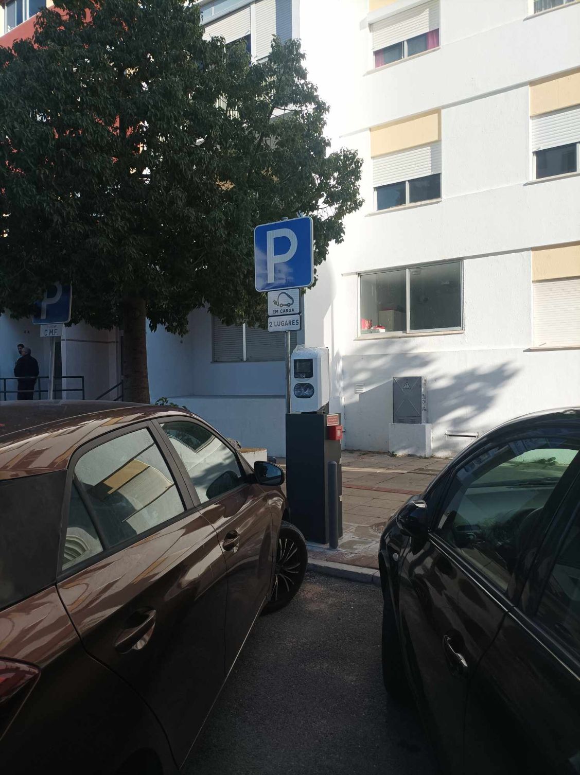 Faro ganha rede de postos de carregamento de veículos elétricos