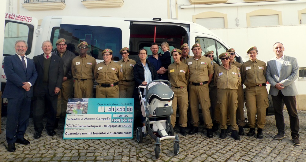 Salvador dá nome a nova ambulância da Cruz Vermelha Portuguesa