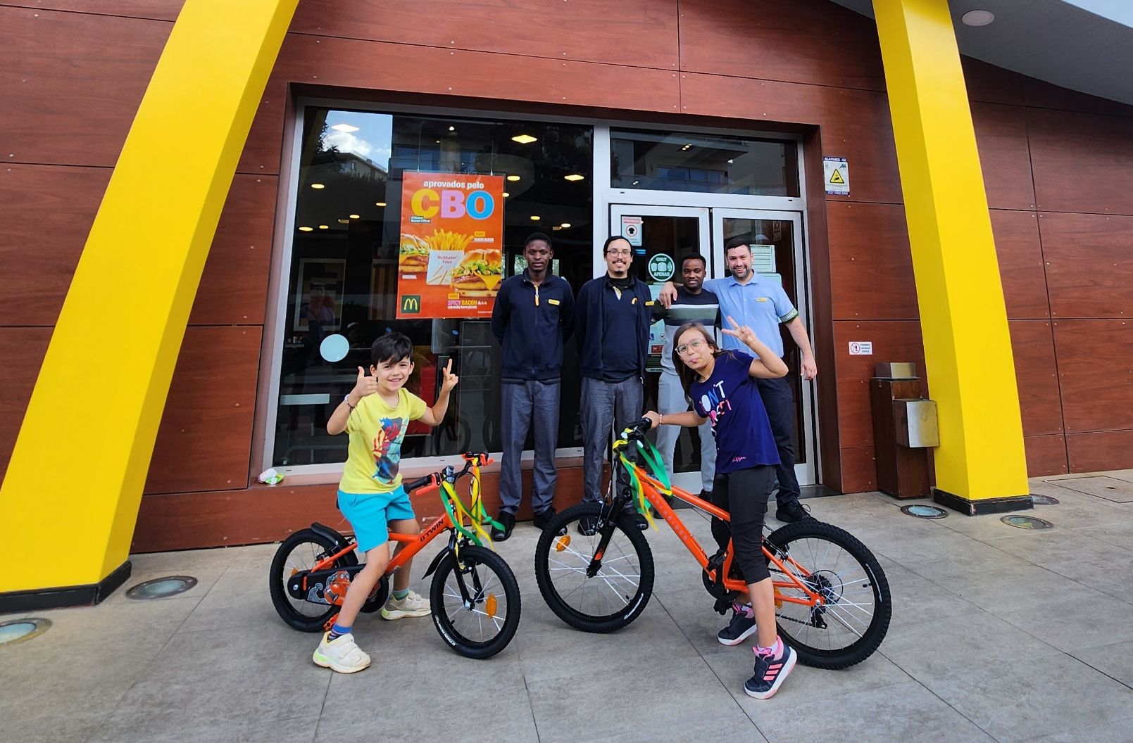 Oito Bicicletas oferecidas a crianças participantes no passatempo McDonalds - "Um Happy Meal de Sonho"