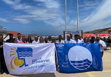 Hasteada a Bandeira Azul em quatro praias de Aljezur