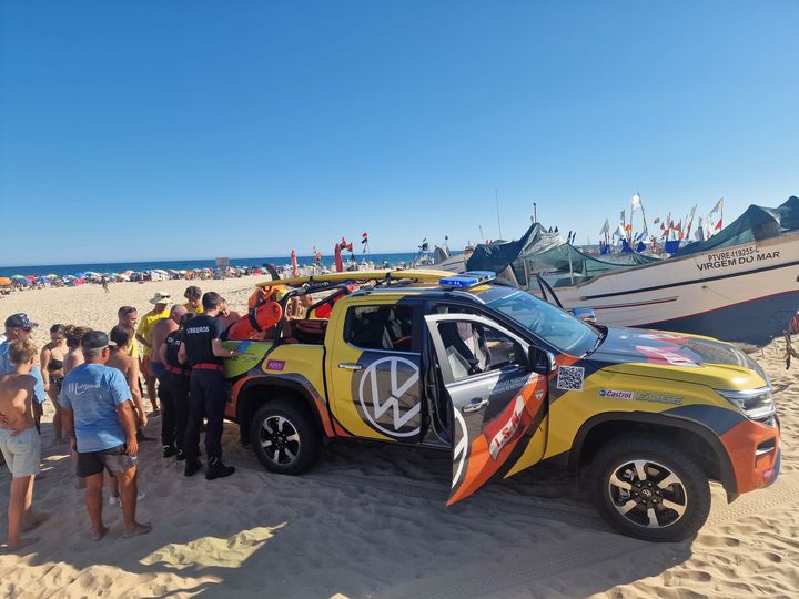 Auxiliado homem em dificuldades na praia de Monte Gordo