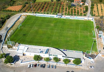 Investimento na iluminação do estádio municipal Arsénio Catuna vai permitir poupar 10 mil euros anuais